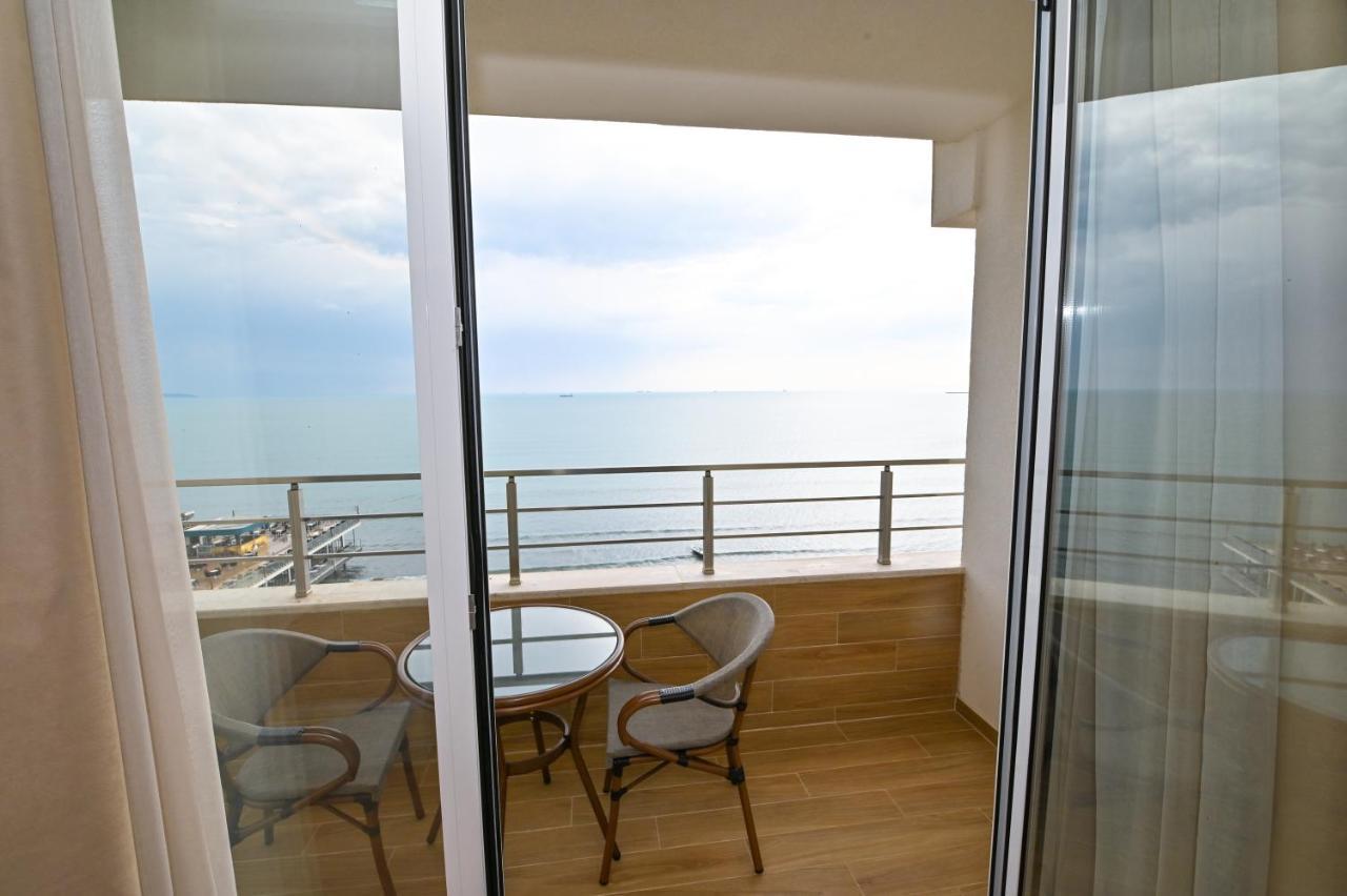 Hotel Zanzi Durrës Exterior foto